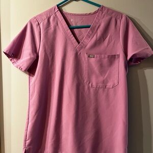 Figs one pocket small top